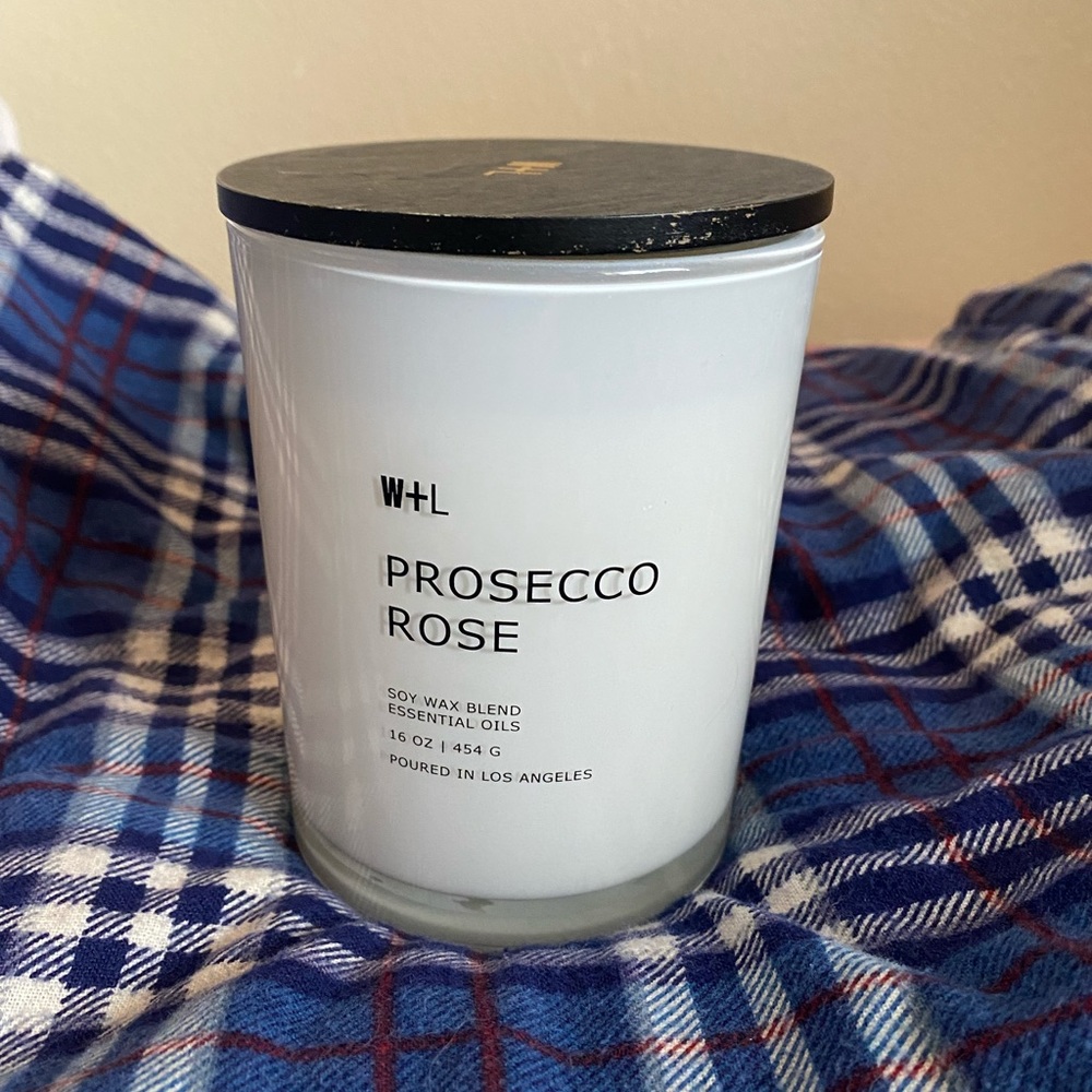 New unlit large 16 oz W+L Prosecco Rose essential oil scented 2-wick soy candle